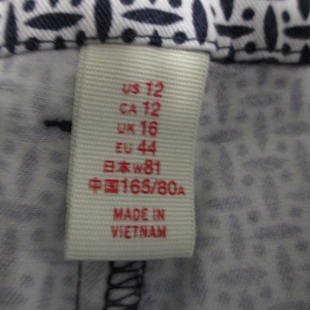 Gap shorts Khakis by Gap, Bermuda navy & white cotton with stretch size 12 - Picture 2 of 10
